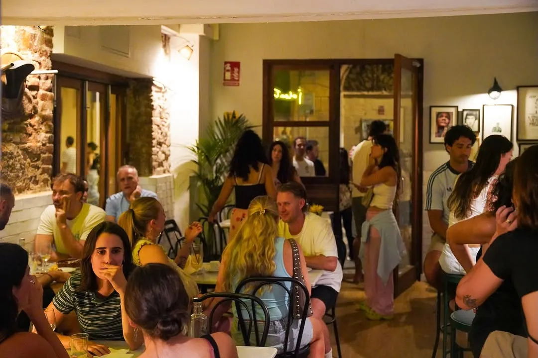 Noche de fiesta en Jabato, todo lleno